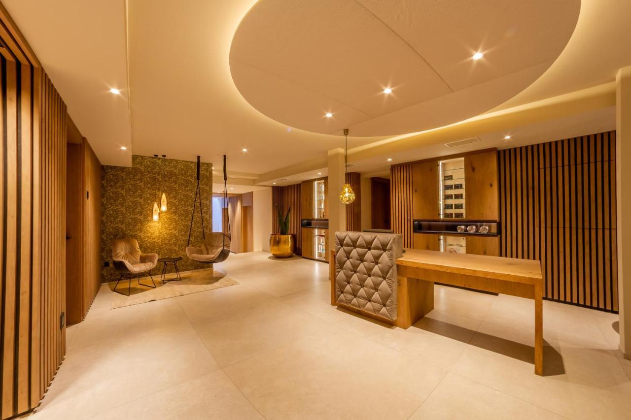 Hotel Tyrol Family Retreat Naturns Esterno foto