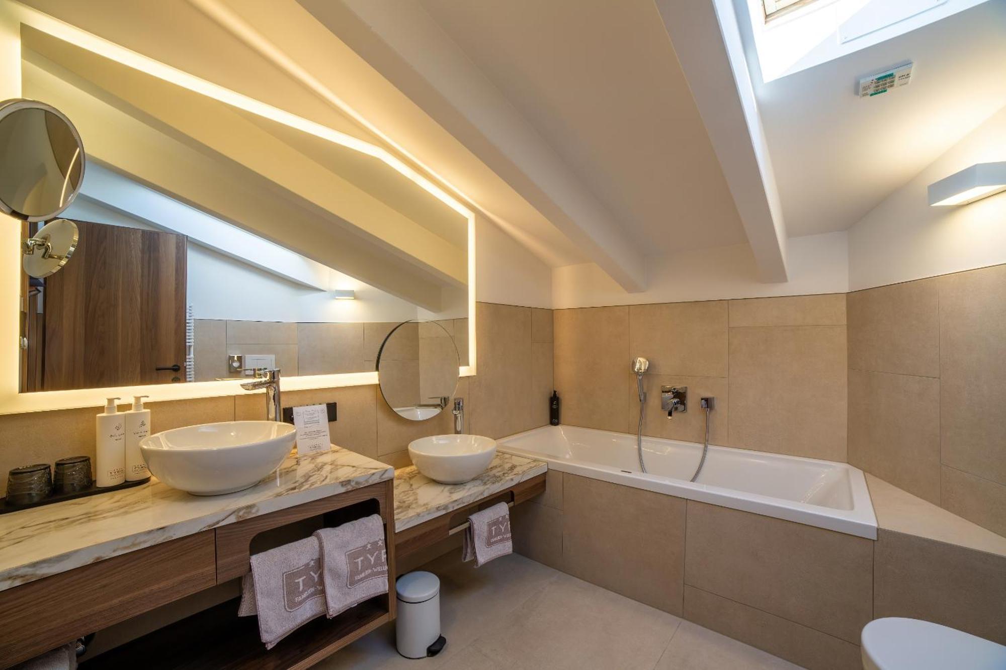 Hotel Tyrol Family Retreat Naturns Esterno foto