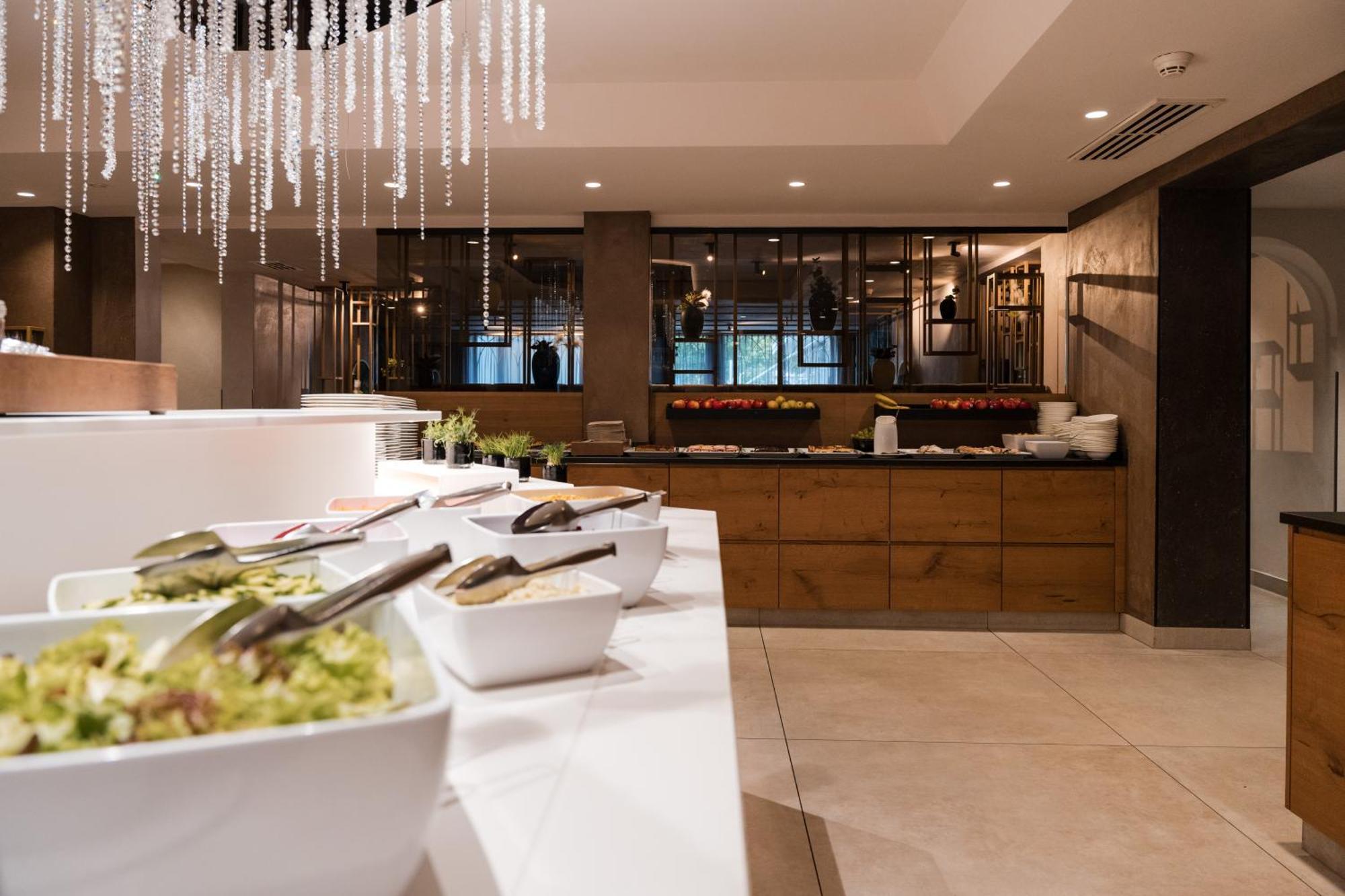 Hotel Tyrol Family Retreat Naturns Esterno foto