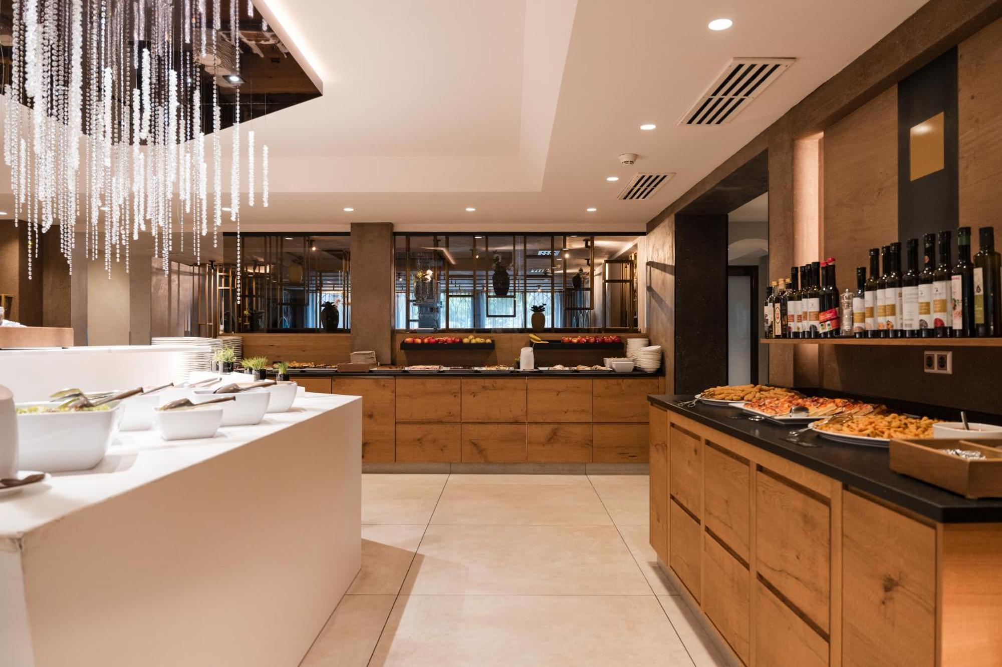 Hotel Tyrol Family Retreat Naturns Esterno foto