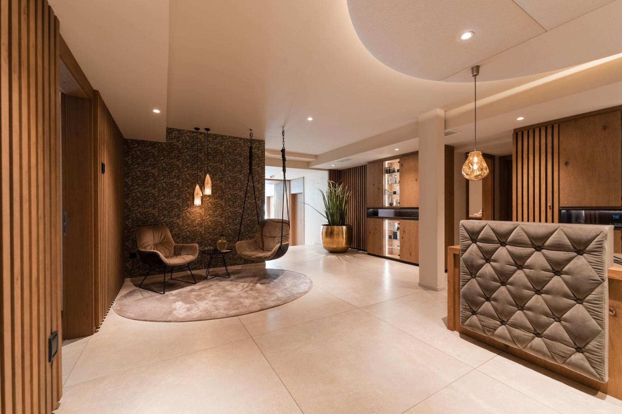 Hotel Tyrol Family Retreat Naturns Esterno foto